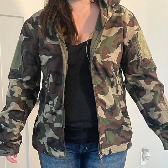 Hunting Jacket - Picture 2 of 9